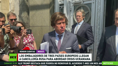 Embajadores de tres países europeos llegan a la Cancillería rusa para abordar la crisis ucraniana