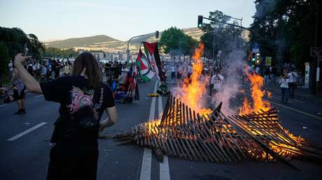 VIDEOS: Violentos disturbios y enfrentamientos con la Policía en una marcha contra el G7