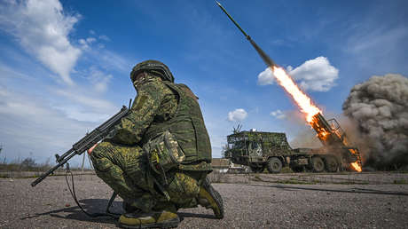 Kiev evacúa piezas clave de industria de tres bastiones en Donbass