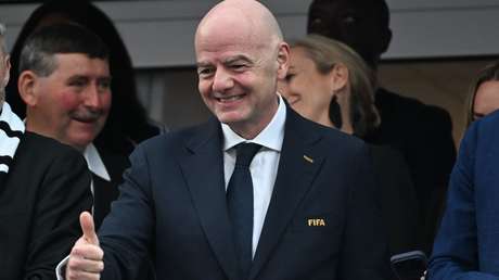 "Sé por lo que están pasando": El presidente de la FIFA visita al equipo de Irán