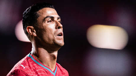 VIDEO: Cristiano Ronaldo pasa por el control de seguridad a su llegada al Mundial