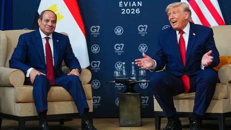 "Nos enamoramos profundamente": Trump comparte la historia de cómo conoció al presidente de Egipto