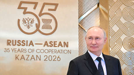 Putin tras la cumbre Rusia-ASEAN: "Es importante pasar a monedas nacionales en los cálculos financieros"