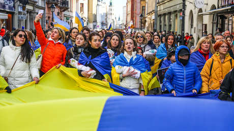 Esvásticas y emblemas SS: Alerta en un país europeo por aumento de extremismo entre jóvenes ucranianos