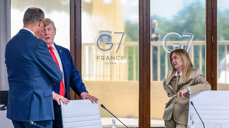 Tormenta diplomática: Trump dice que Meloni "suplicó" una foto y Roma responde con furia