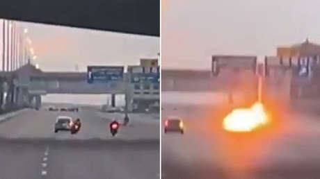 El fatal e incendiario precio de cambiar de carril de forma imprudente en motocicleta (VIDEO)
