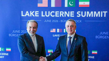 VIDEO: Los cancilleres de Irán y Suiza se dan la mano antes de las negociaciones con EE.UU.
