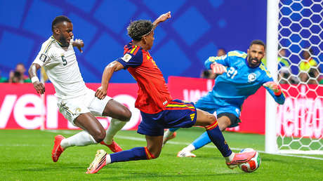 España 'recupera la memoria' y aplasta a la selección de Arabia Saudita