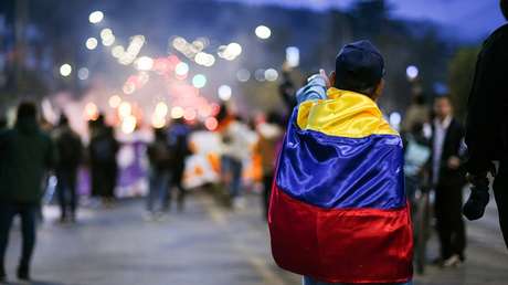 "Se apresuran hoy a darse por ganadores": Petro llama a dar una "nueva batalla por la democracia"