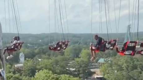 Juego de Six Flags se detiene y deja a varias personas suspendidas a una gran altura (VIDEO)