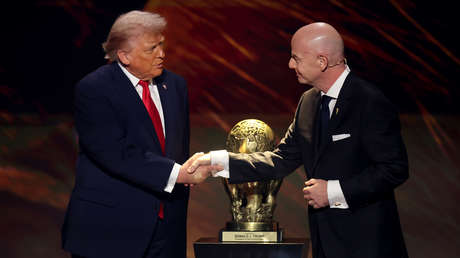 Trump entregará la Copa del Mundo al ganador del torneo junto con Infantino