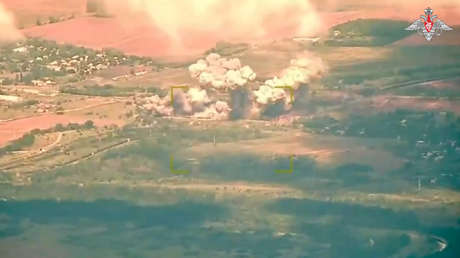 VIDEO: Potentes bombardeos rusos caen sobre centros de control de drones y otros blancos ucranianos