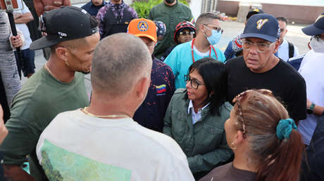 VIDEO: Delcy Rodríguez visita zona de Caracas fuertemente afectada por los sismos