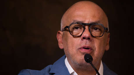 Jorge Rodríguez lanza un contundente llamado: "Por favor, no bajen a La Guaira"