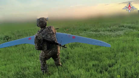 VIDEO: Drones y artillería rusos golpean con fuerza el equipo militar enemigo