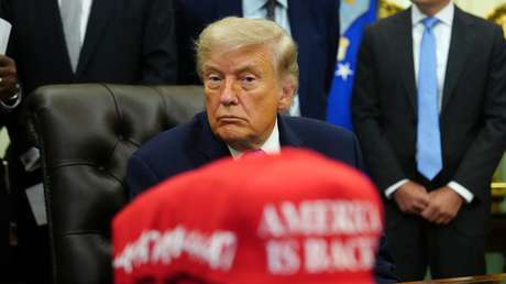 Trump sorprende al afirmar que el ayatolá iraní estaba "contento" con que matara al general Soleimani