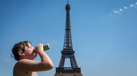 París pide a comercios que compartan hielo con los equipos de rescate en medio una histórica ola de calor