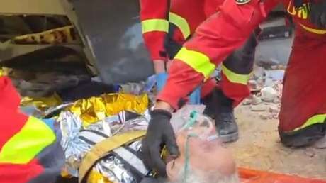 VIDEO: El milagroso rescate de una mujer tras pasar 72 horas sepultada en La Guaira
