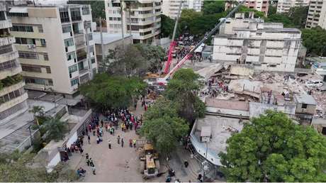 Incansable esperanza en medio de la destrucción: labores de rescate en Caracas, vistas desde el aire