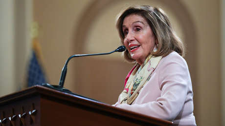 Pelosi: La comunidad LGBT "hace a Estados Unidos más estadounidense"