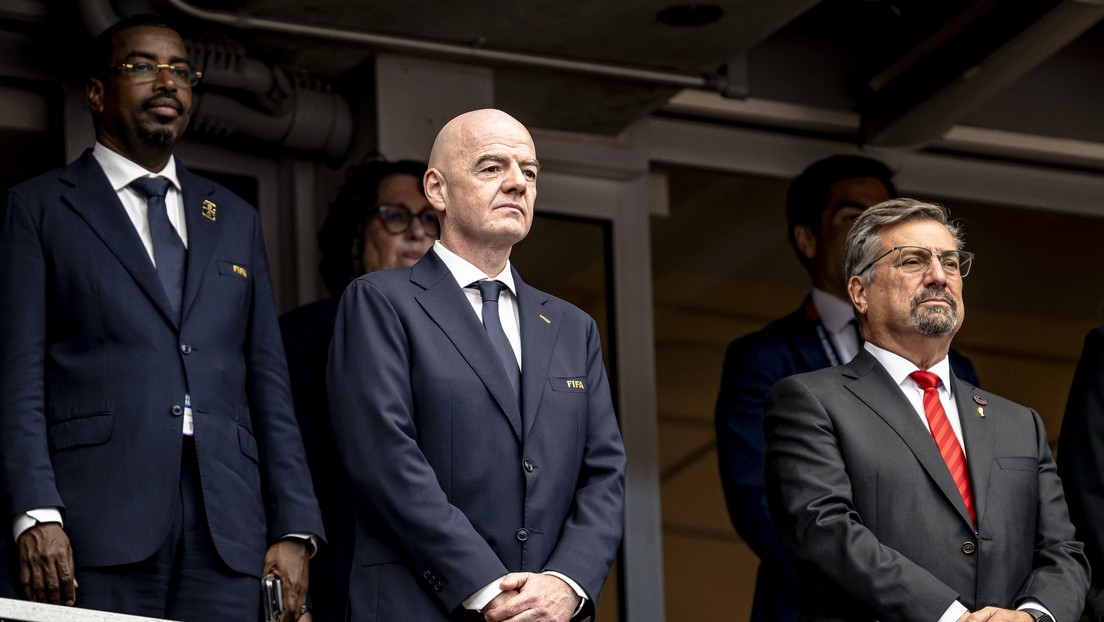Infantino rompe el silencio tras polémica llamada con Trump por caso de tarjeta roja