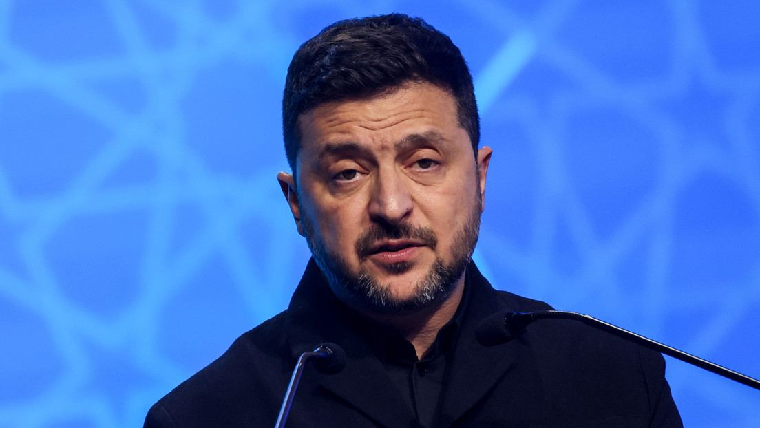 Tras gran explosión cerca de Kiev, Zelenski reconoce que había un depósito de armas en zona residencial