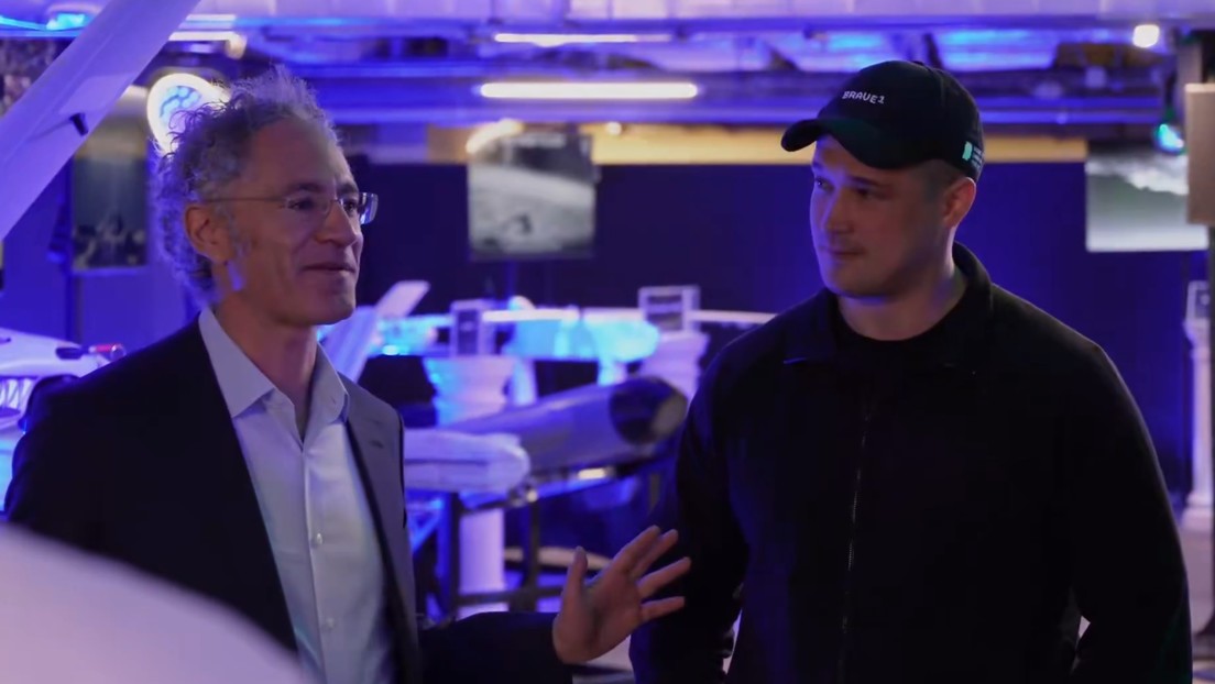 Preparados para la guerra: Palantir premia a su mejor vendedor ucraniano