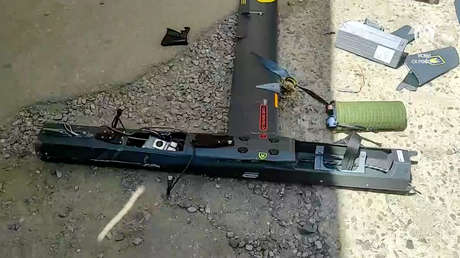 VIDEO: Fachadas destruidas y restos de un dron en el mercado atacado por Kiev