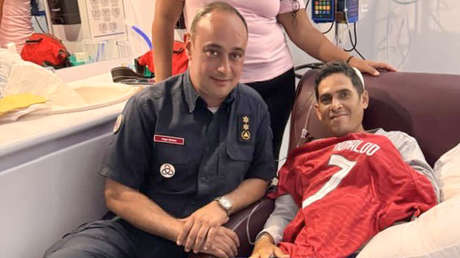 Del grito a la firma: el inesperado regalo de Cristiano Ronaldo que recibió un venezolano que pasó 7 días bajo escombros (FOTOS)