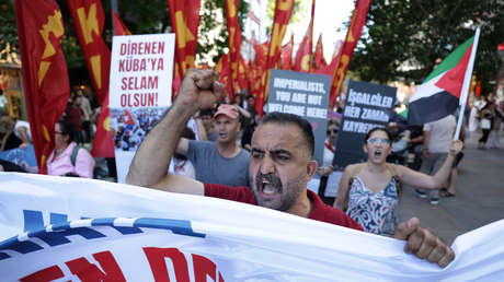 VIDEOS: Miles de personas protestan contra la OTAN en vísperas de la cumbre en Ankara