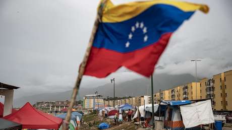 Comienzan a enterrar los cadáveres no reclamados de víctimas de los terremotos en La Guaira