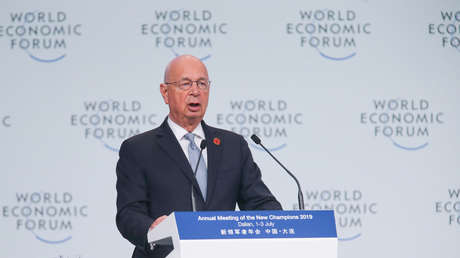 Encuentran un micrófono espía en la casa del fundador del Foro Económico Mundial