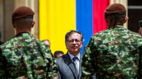 Petro responde a De la Espriella: "Hasta el 6 de agosto soy comandante supremo de las fuerzas militares"