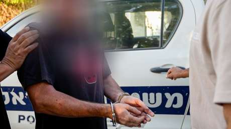 Arrestan a un hombre israelí por acosar sexualmente a niñas en WhatsApp