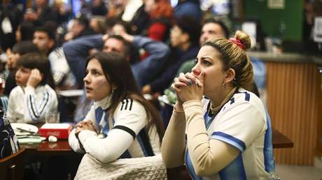 Empresa deja salir antes a empleados para ver el Argentina-Egipto y los despide durante el partido
