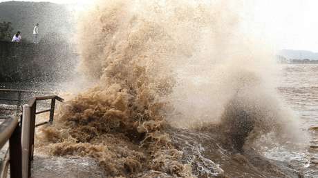 Supertifón Bavi golpea China con fuerza extrema y evacuaciones millonarias (IMÁGENES IMPACTANTES)