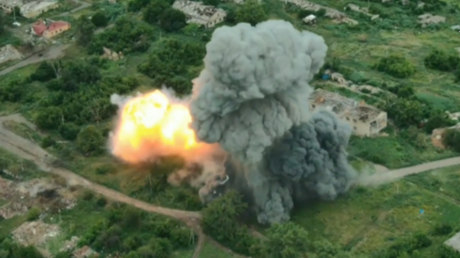 VIDEO: Bombas caen sobre posiciones ucranianas en la provincia de Járkov