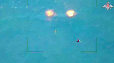 VIDEO: Bombas aéreas rusas de media tonelada arrasan un cruce de río