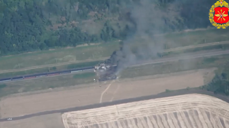 VIDEO: Drones rusos fulminan dos locomotoras al servicio de las FF.AA. de Ucrania