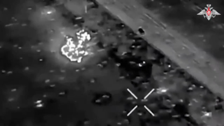 Impacto certero: artillería rusa aniquila un centro de mando de drones ucraniano (VIDEO)