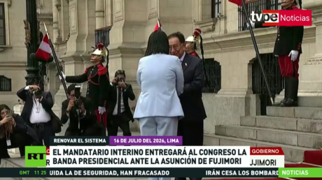 Mandatario interino de Perú entregará al Congreso la banda presidencial ante la asunción de Fujimori
