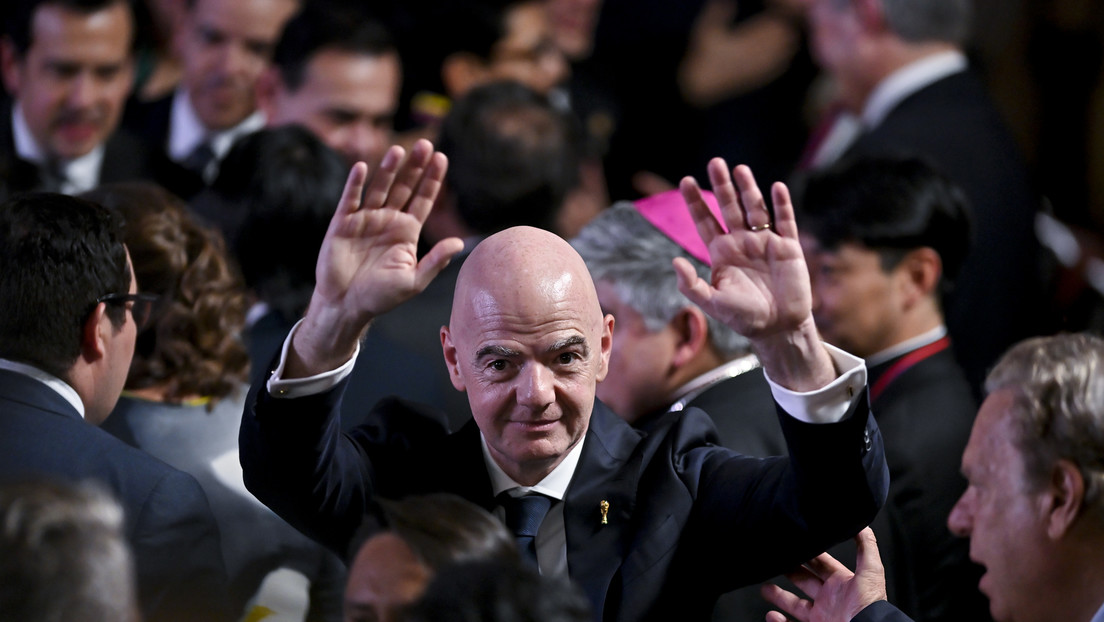 Empleada amante y gran indemnización: nueva acusación contra Infantino en plena crisis de la FIFA