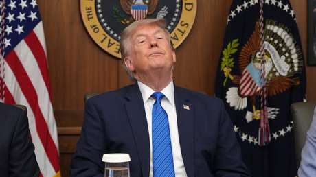 Trump muestra en un mapa el país que desea como "estado 51"