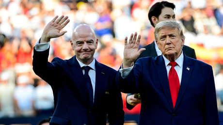 Reportan que Infantino pidió auxilio a Trump para tratar de salvar su puesto en la FIFA