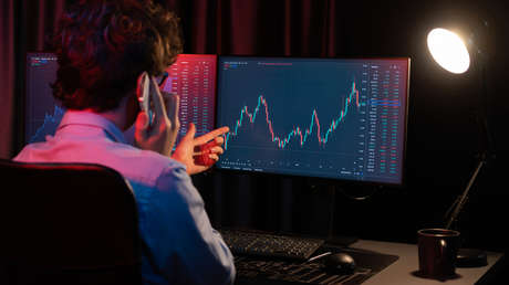 Exagente del FBI roba un millón de dólares en criptomonedas de cuentas asociadas a "nación adversaria"