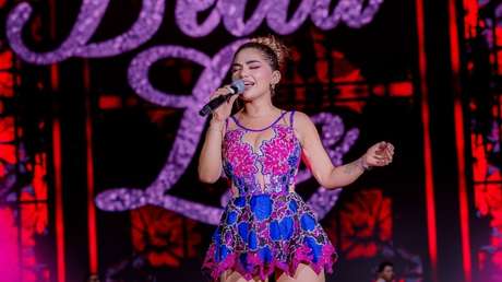 El video que indigna a Perú: Cantante denuncia al director de su orquesta por tocamientos obscenos
