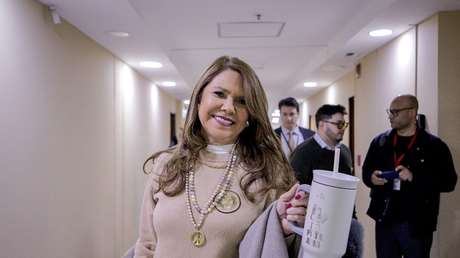 Senadora que insultó a Mbappé lanza su precandidatura presidencial en Paraguay