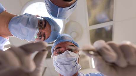 Cirujano conecta órganos equivocados de un paciente y crea un 'circuito cerrado' digestivo