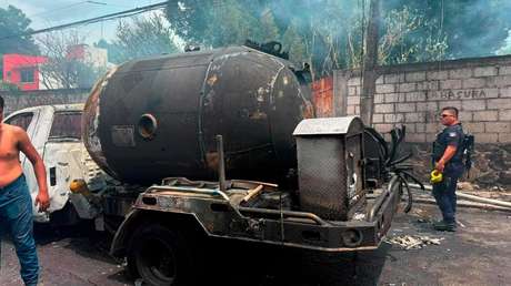 MOMENTO en que una fuga de gas causa una masiva explosión en México