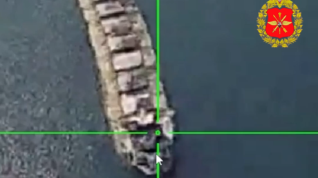 VIDEO: Dron ruso alcanza un carguero con suministros militares para las FF. AA. de Ucrania